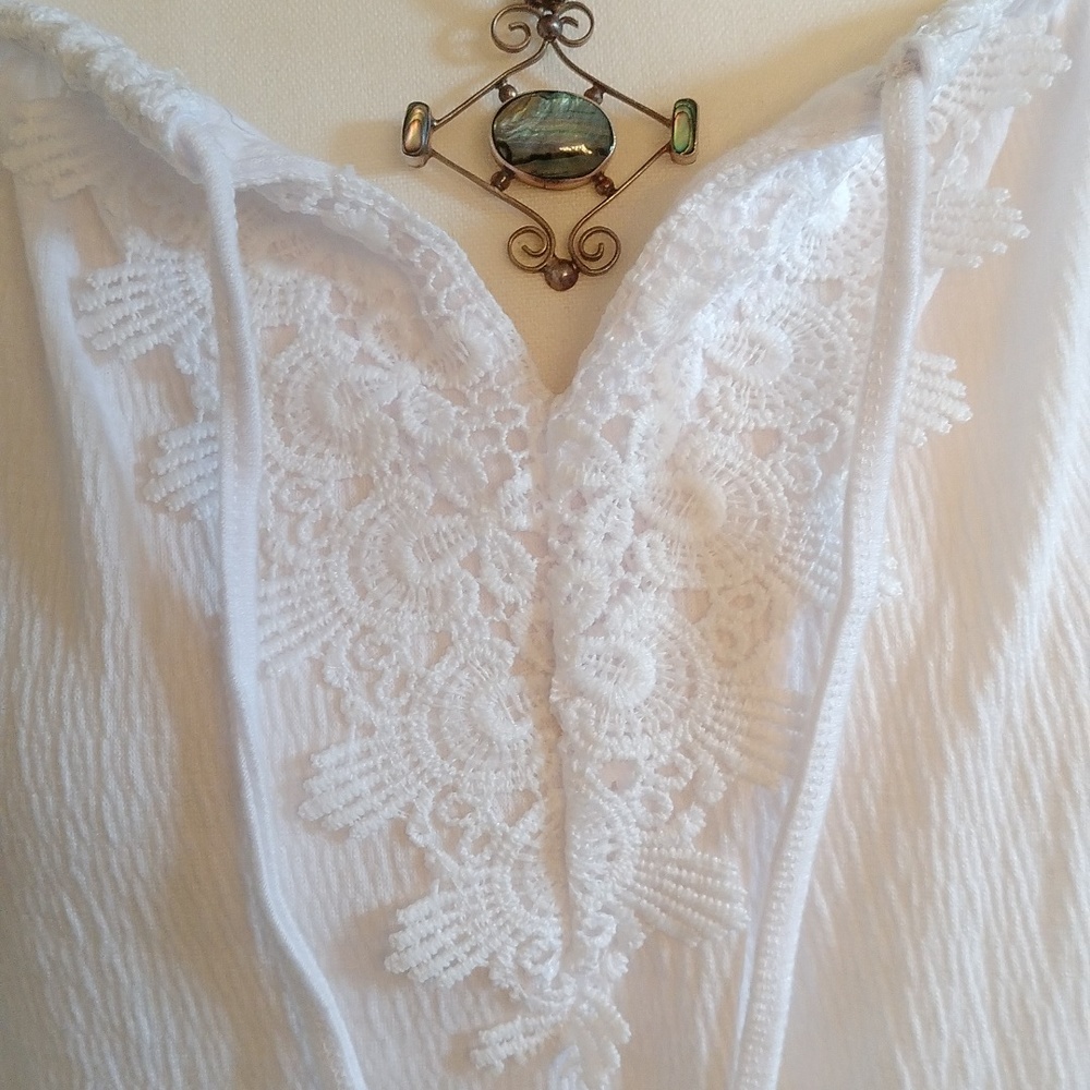 ⚜️ Louise Paris Lace Trim Top - Picture 4 of 9
